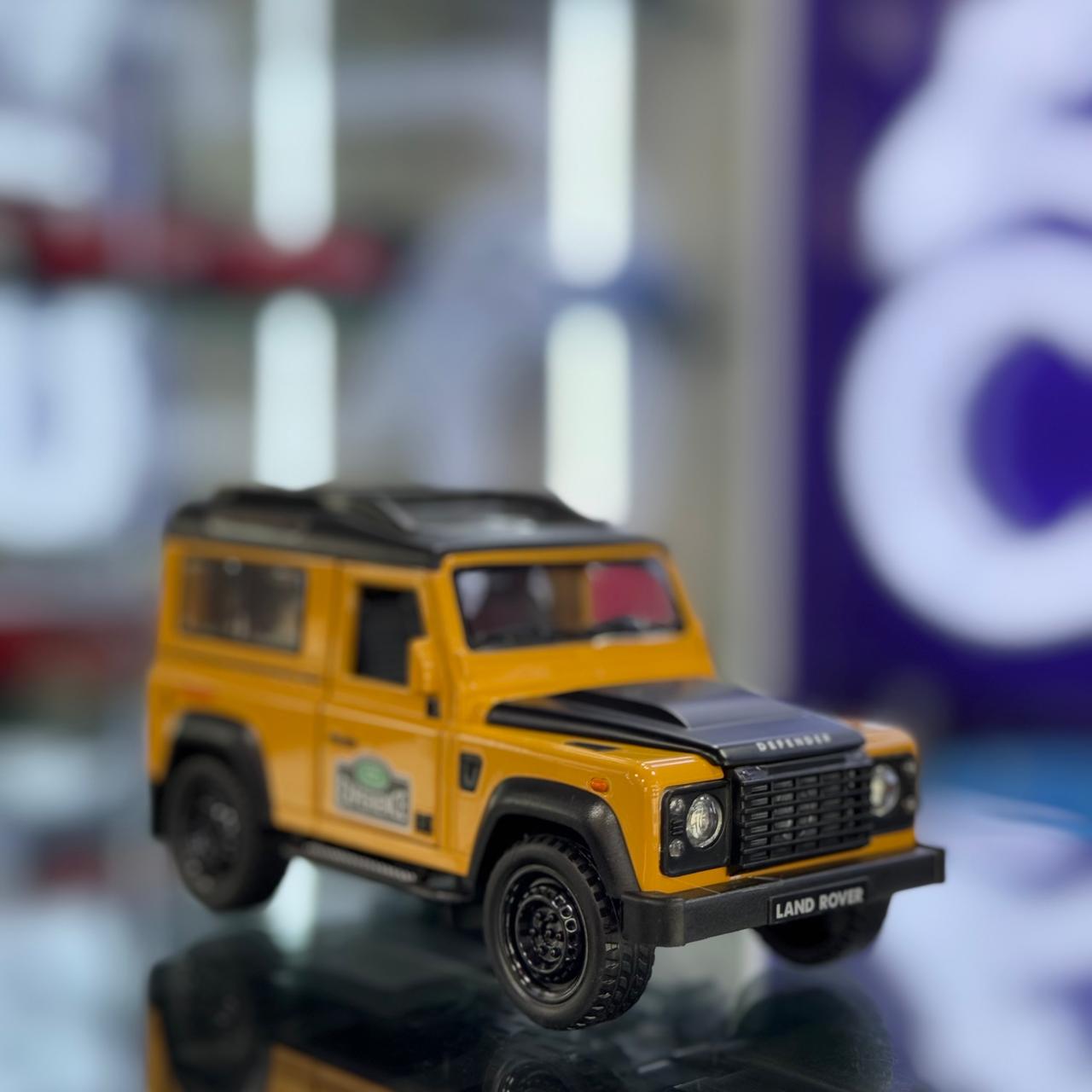 Land Rover Defender 90 1:32