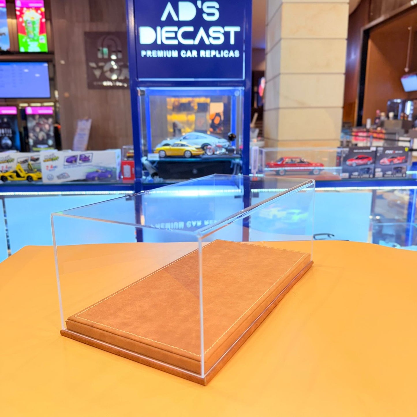 DISPLAY BOX LIGHT BROWN