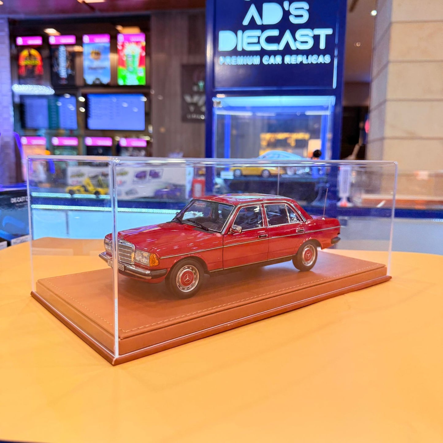 DISPLAY BOX DARK BROWN