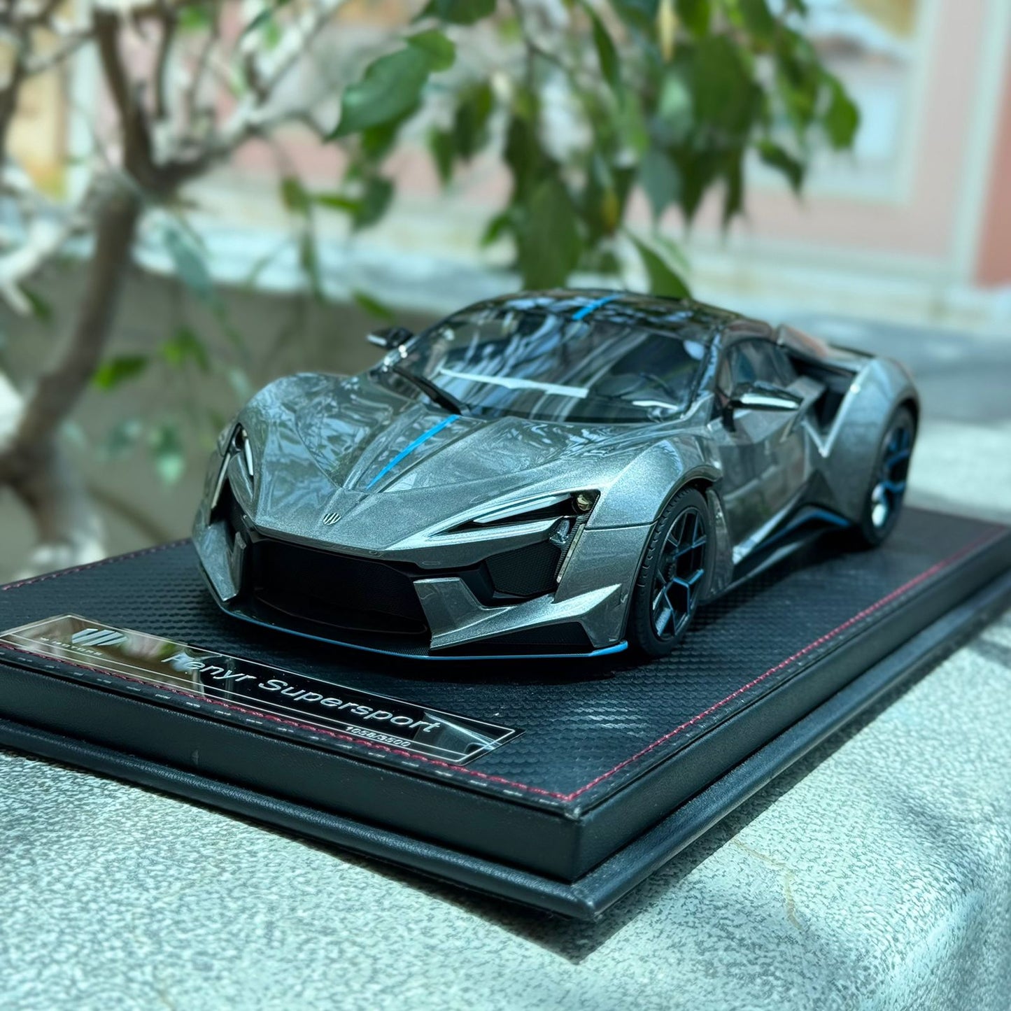 Fenyr supersport w motor