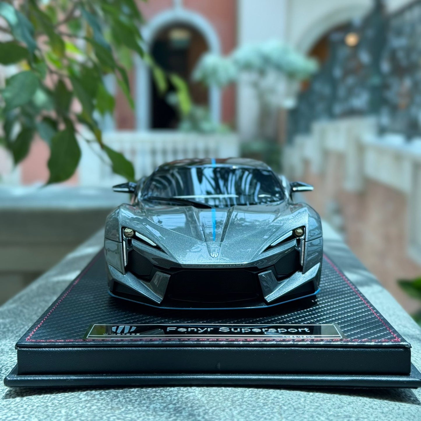 Fenyr supersport w motor