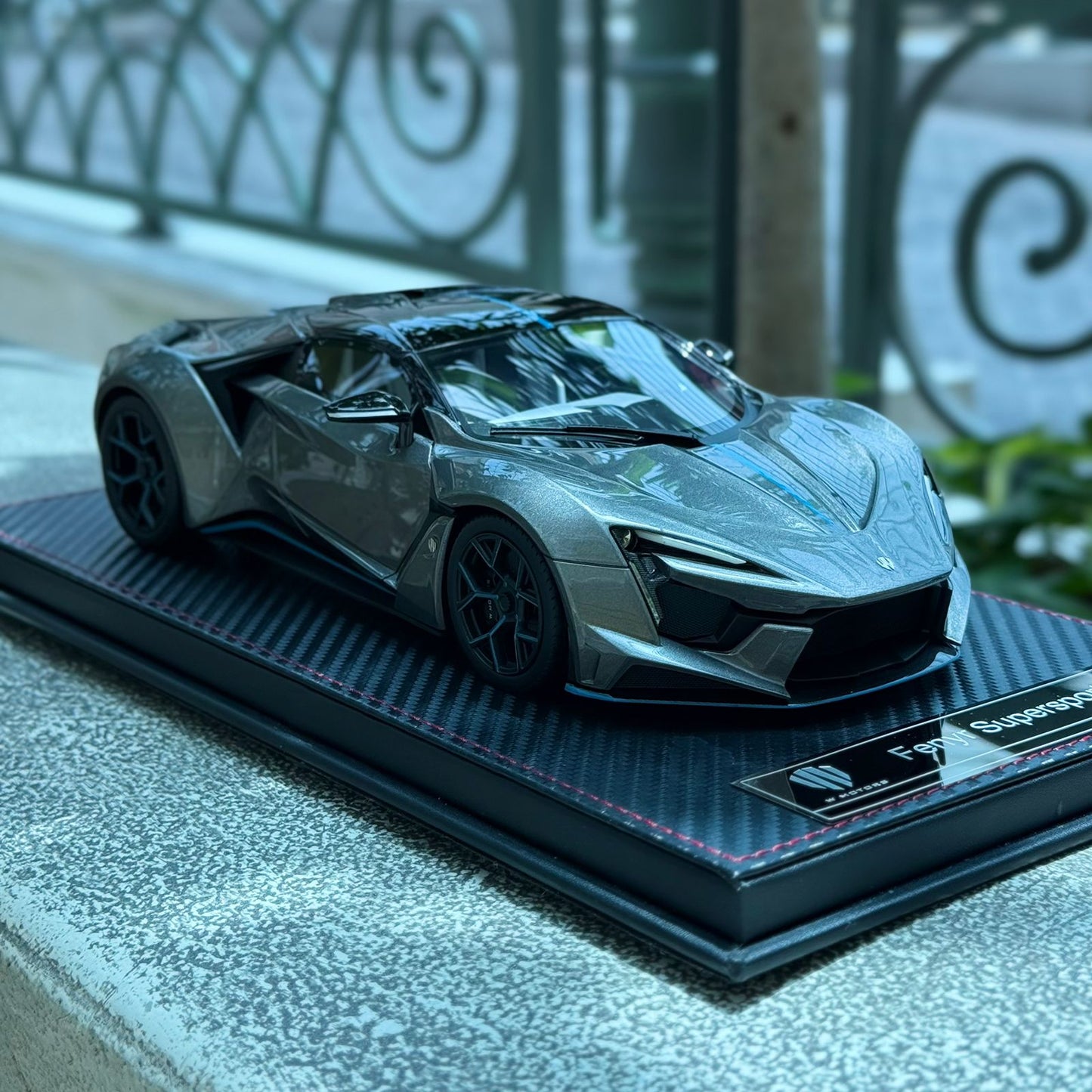 Fenyr supersport w motor