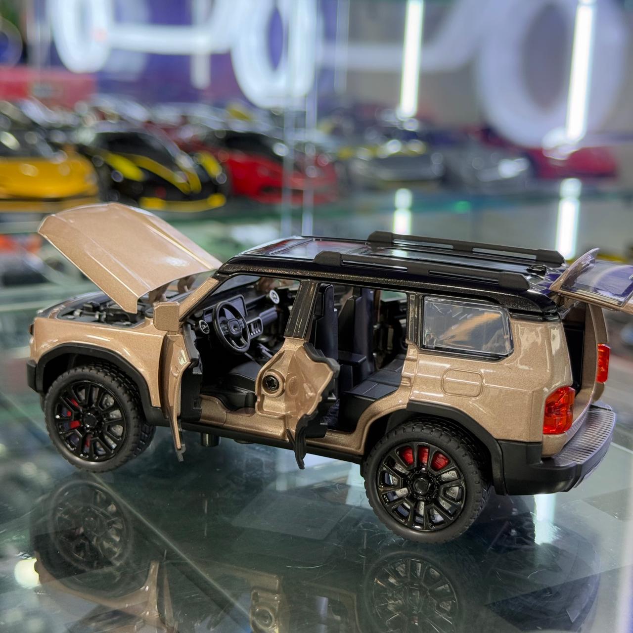 Toyota Land Cruiser Prado 1:32