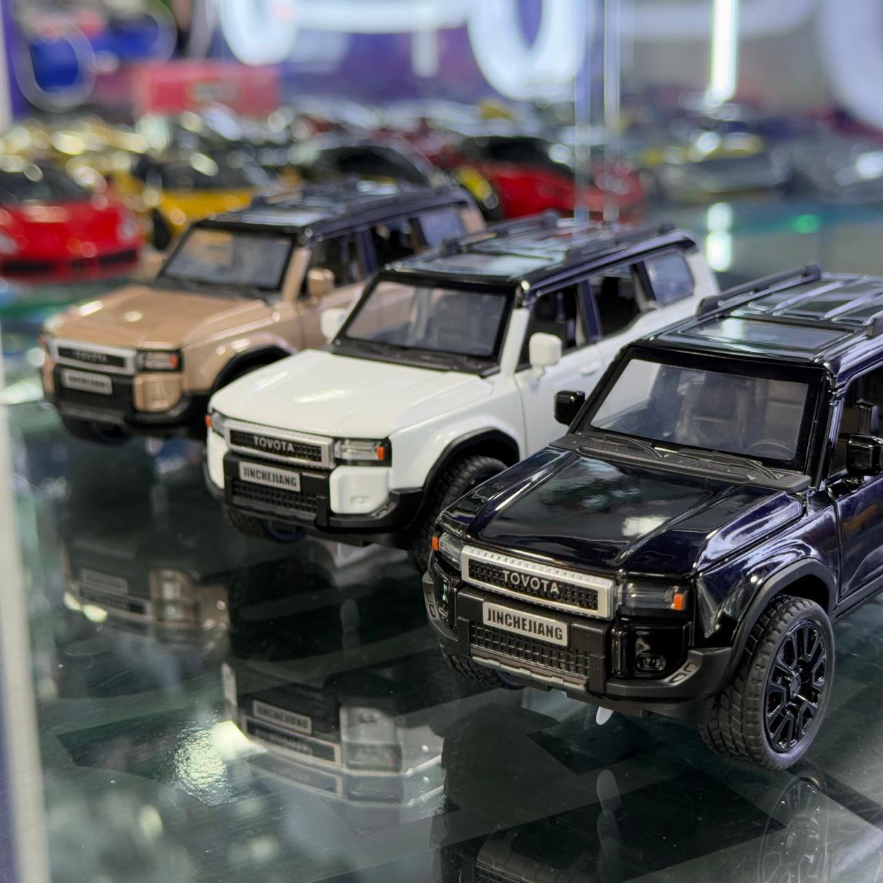 Toyota Land Cruiser Prado 1:32