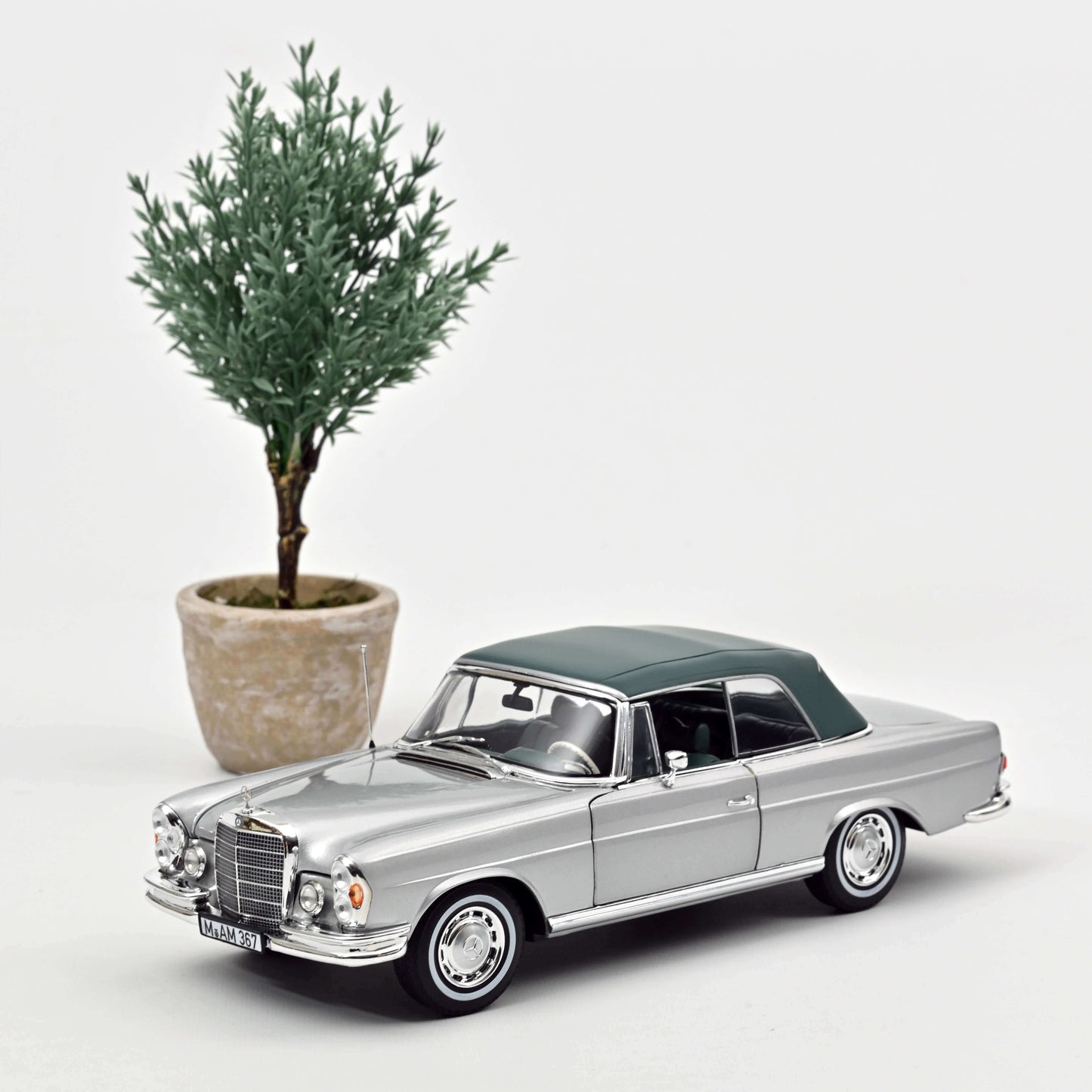 Mercedes-Benz 280 SE Cabriolet 1969 - Silver metallic