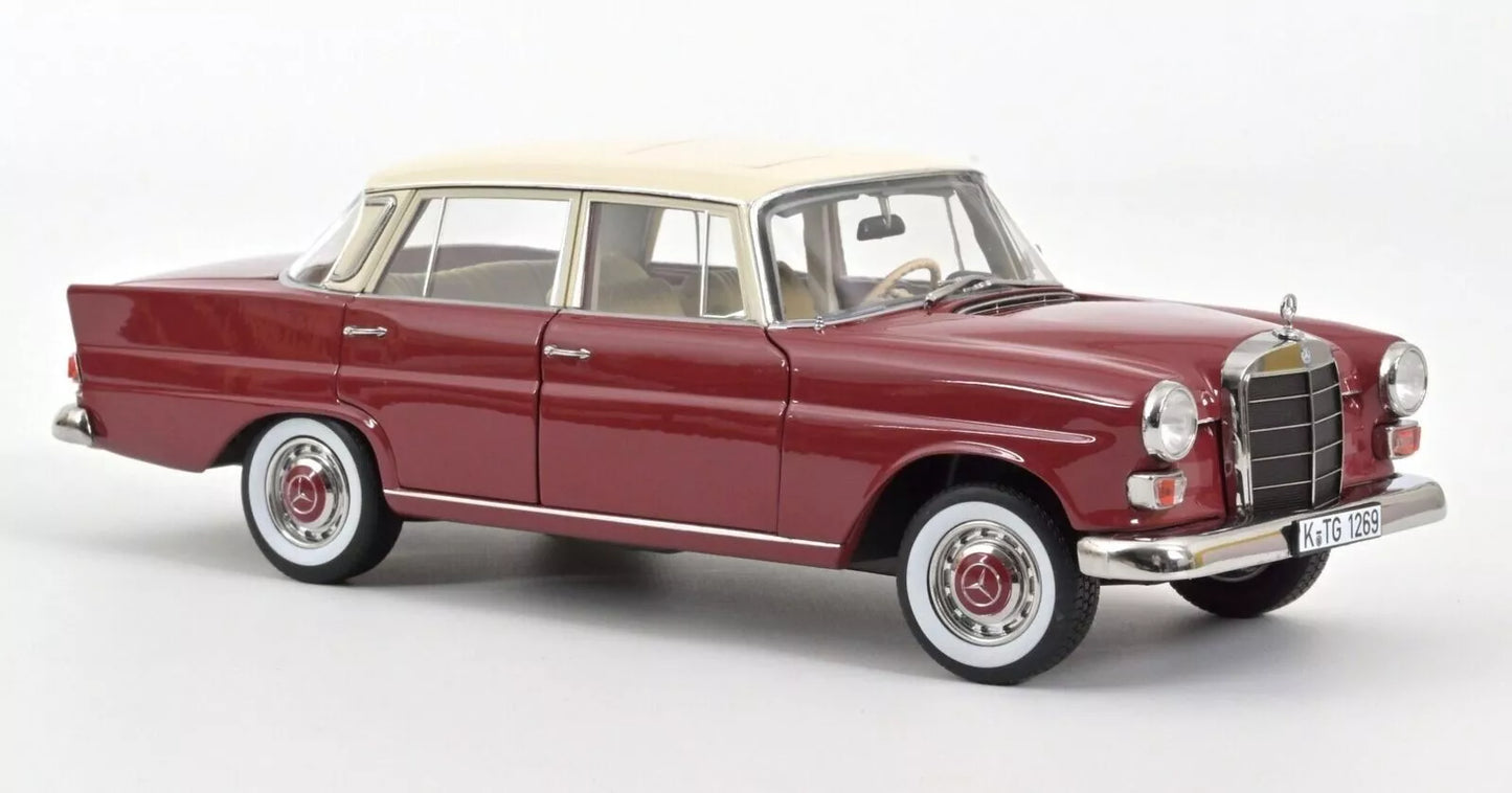 Diecast model Mercedes-Benz 200 (W110) (1966), scale 1:18, Norev