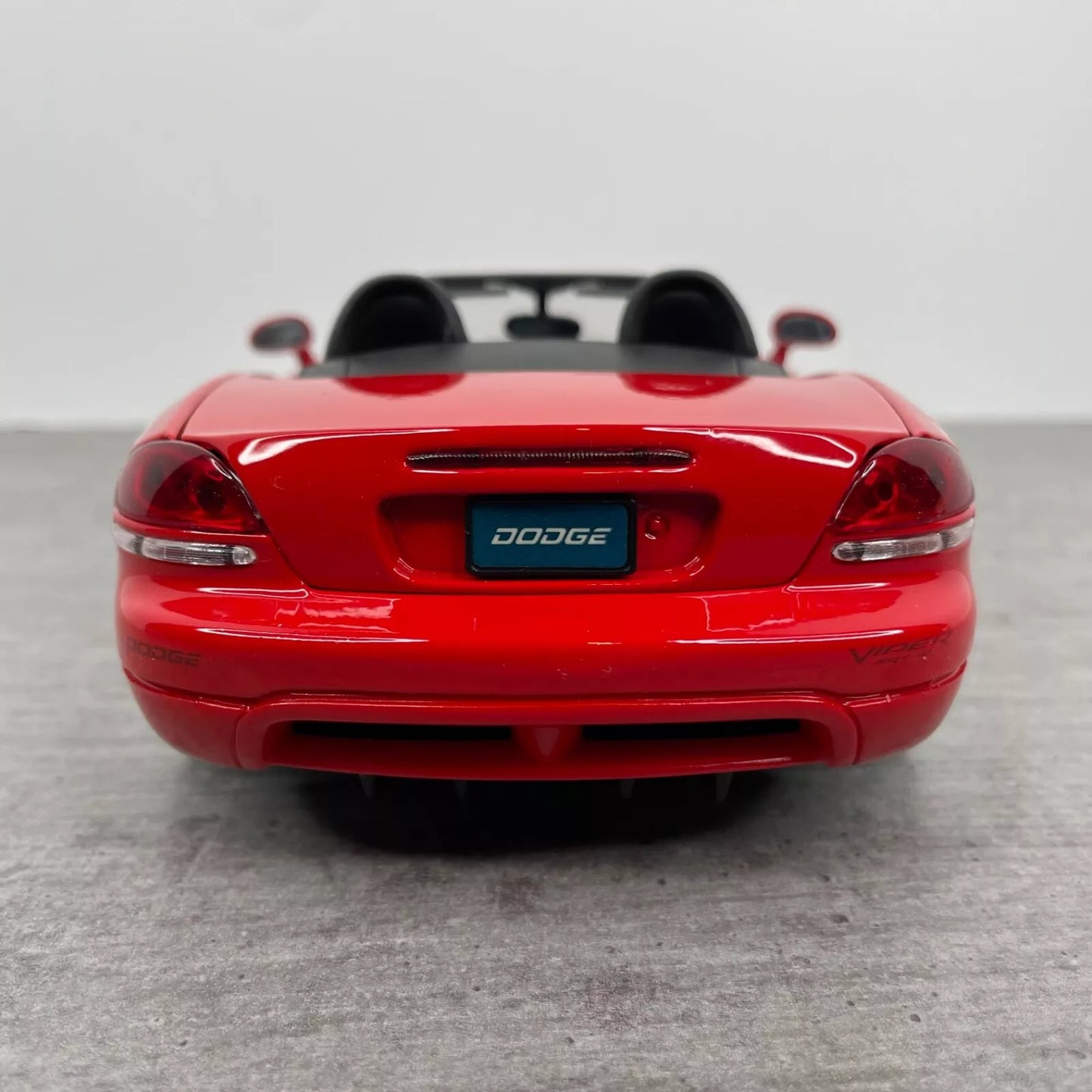 1:18 Se (A)-2003 Dodge Viper Srt-10